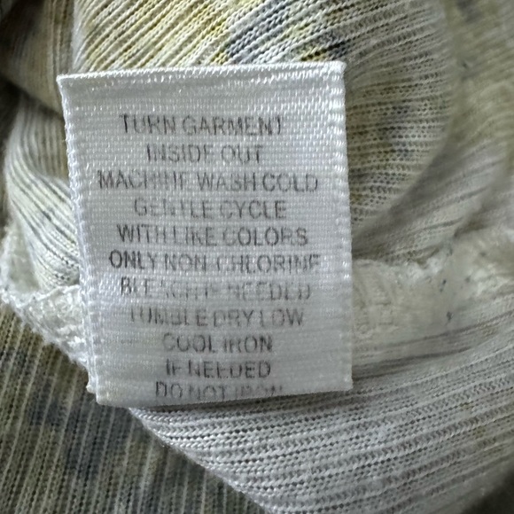 Christopher&Banks Yellow and Black Thermal Floral Rhinestone Button-Front Top XL - Picture 10 of 10